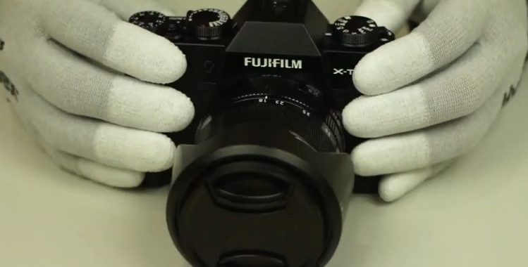 камера в руках - Fujifilmx-t30, в ній не працює матриця